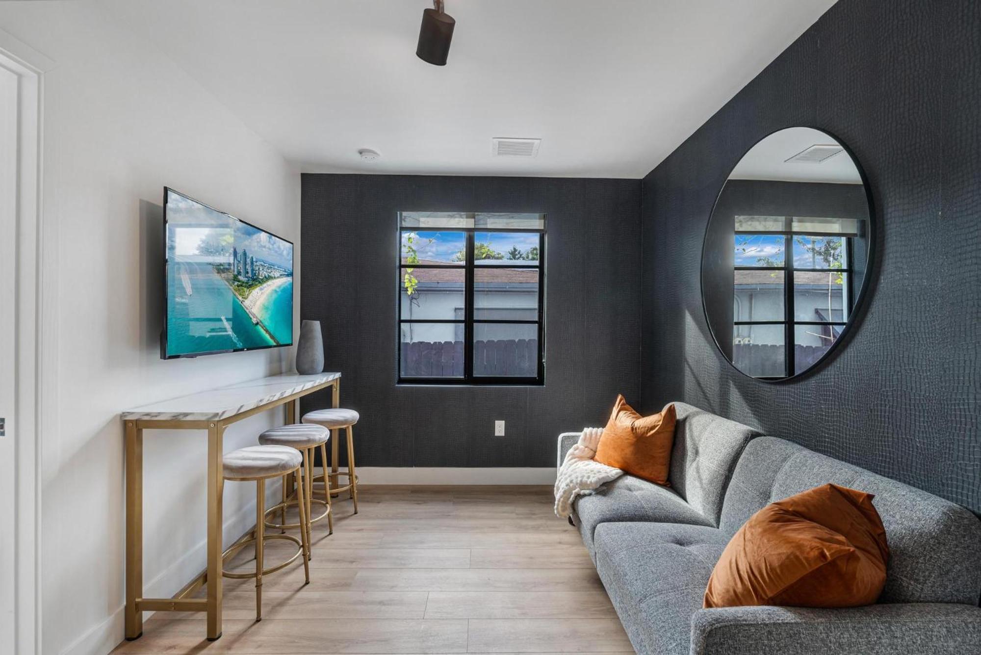 Lux Retreat By Renzzi Apartamento *